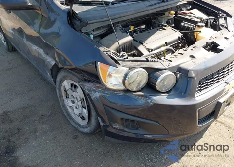 2015 Chevrolet Sonic Ls Auto z USA, uszkodzony, nr VIN 1G1JA5SH4F4135560